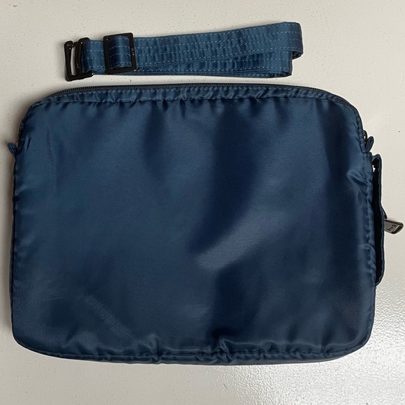 LUG Delta Mini in Navy Blue - Picture 2 of 5